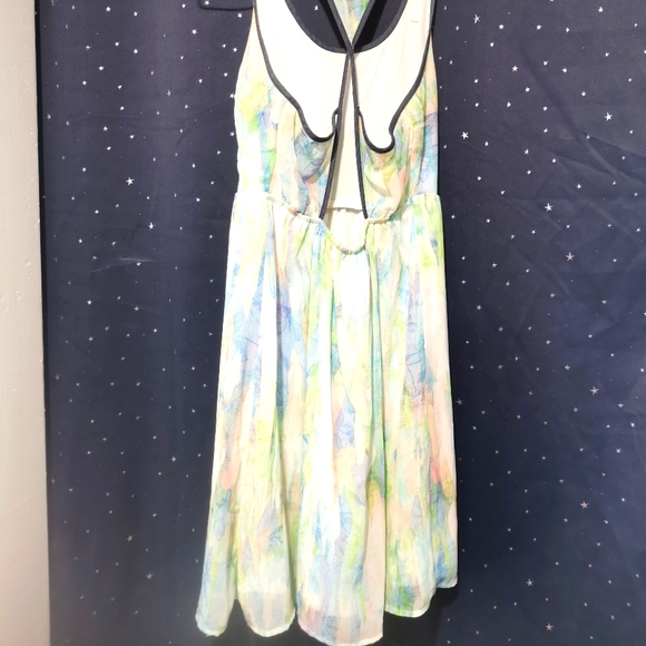 Tennis style dress - Picture 2 of 3